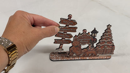 Gingerbread Story Street julby – LED-förberedd pepparkaksby, upp till 72 cm