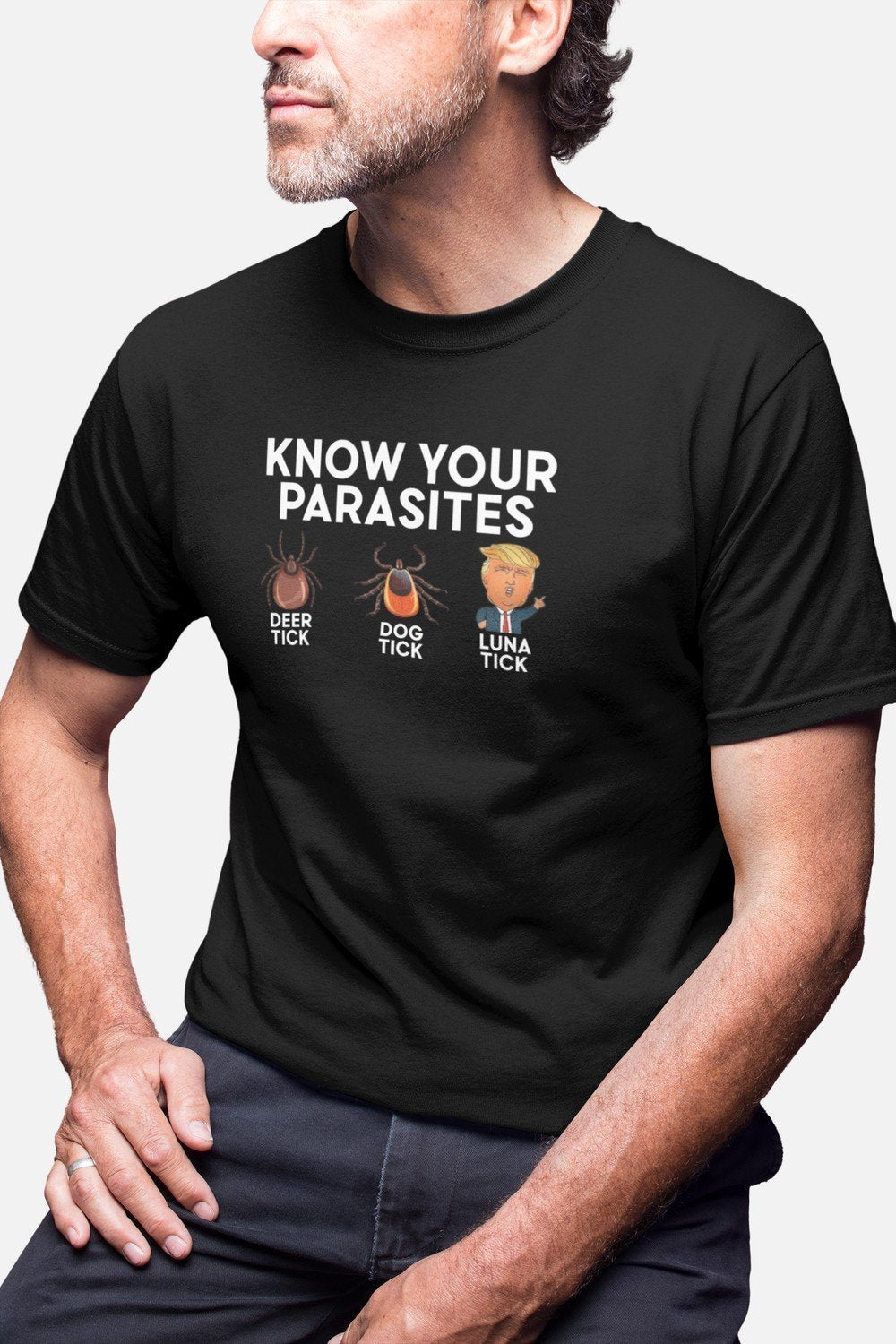 Rolig Anti-Trump Svart T-shirt med tryck – "Know Your Parasites"