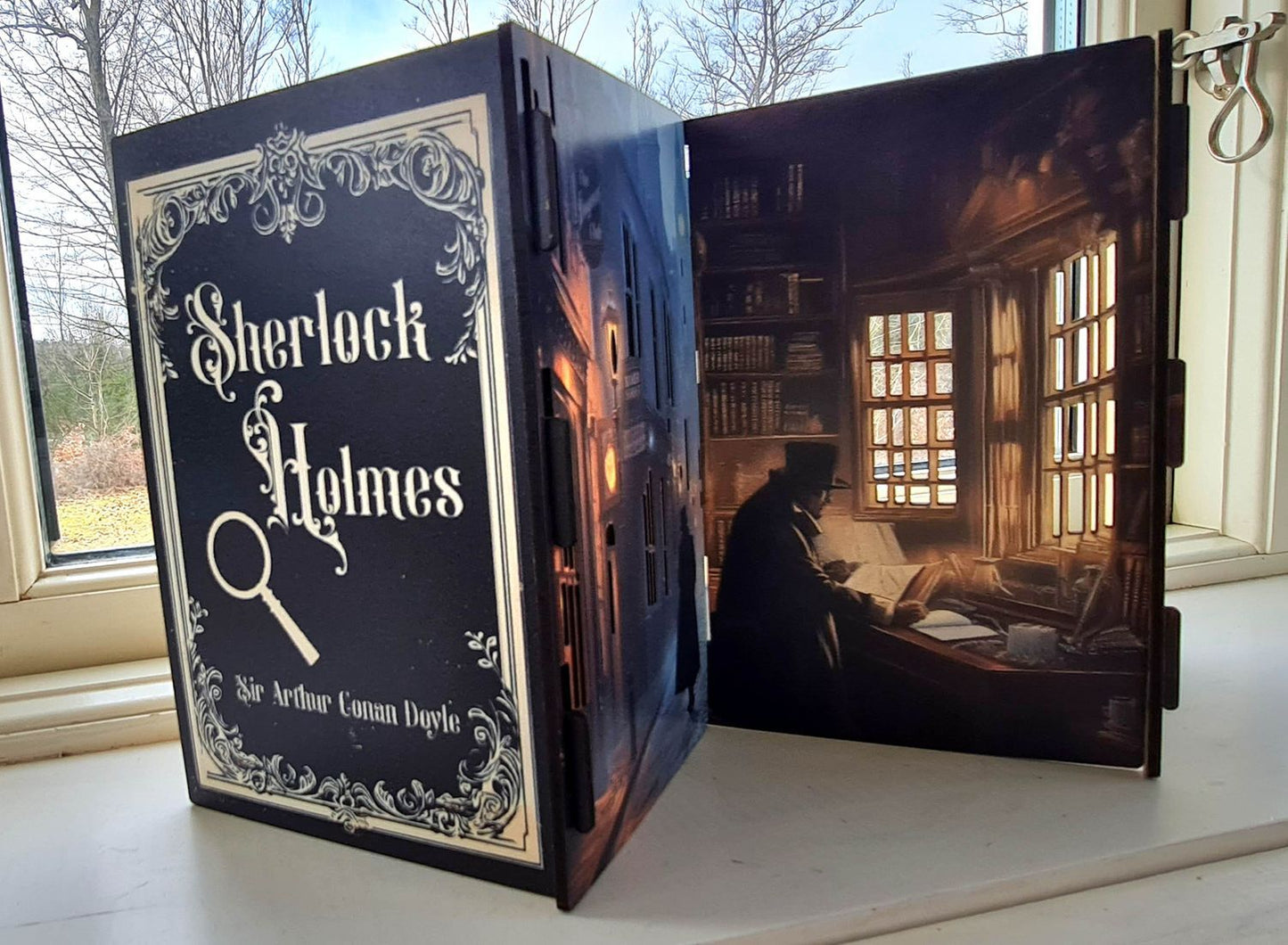 Sherlock Holmes Glow Book Scene 3D-bokkonst, hyllbelyst display för led-lampor,