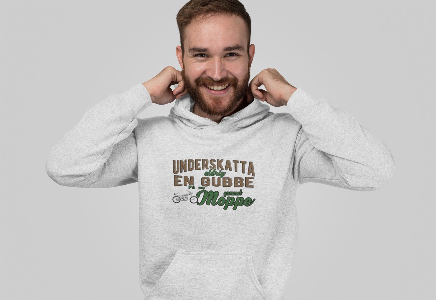 Underskatta Aldrig En Gubbe P En Gammal Moppe Gr Huvtr ja underskatta-aldrig-en-gubbe-p-en-gammal-moppe-gr-huvtr-ja