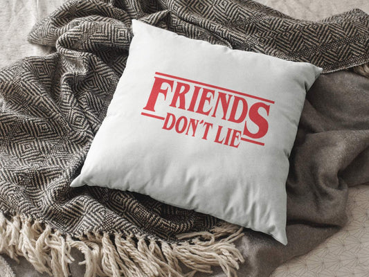 Friends don't lie - Stranger things kuddfodral 40x40cm - Highstreet.se