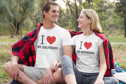 I love my boyfriend eller girlfriend t-shirt tryck unisex - Highstreet.se