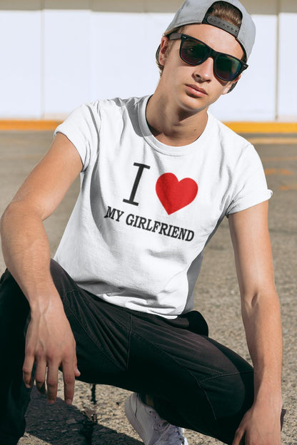 I love my boyfriend eller girlfriend t-shirt tryck unisex - Highstreet.se
