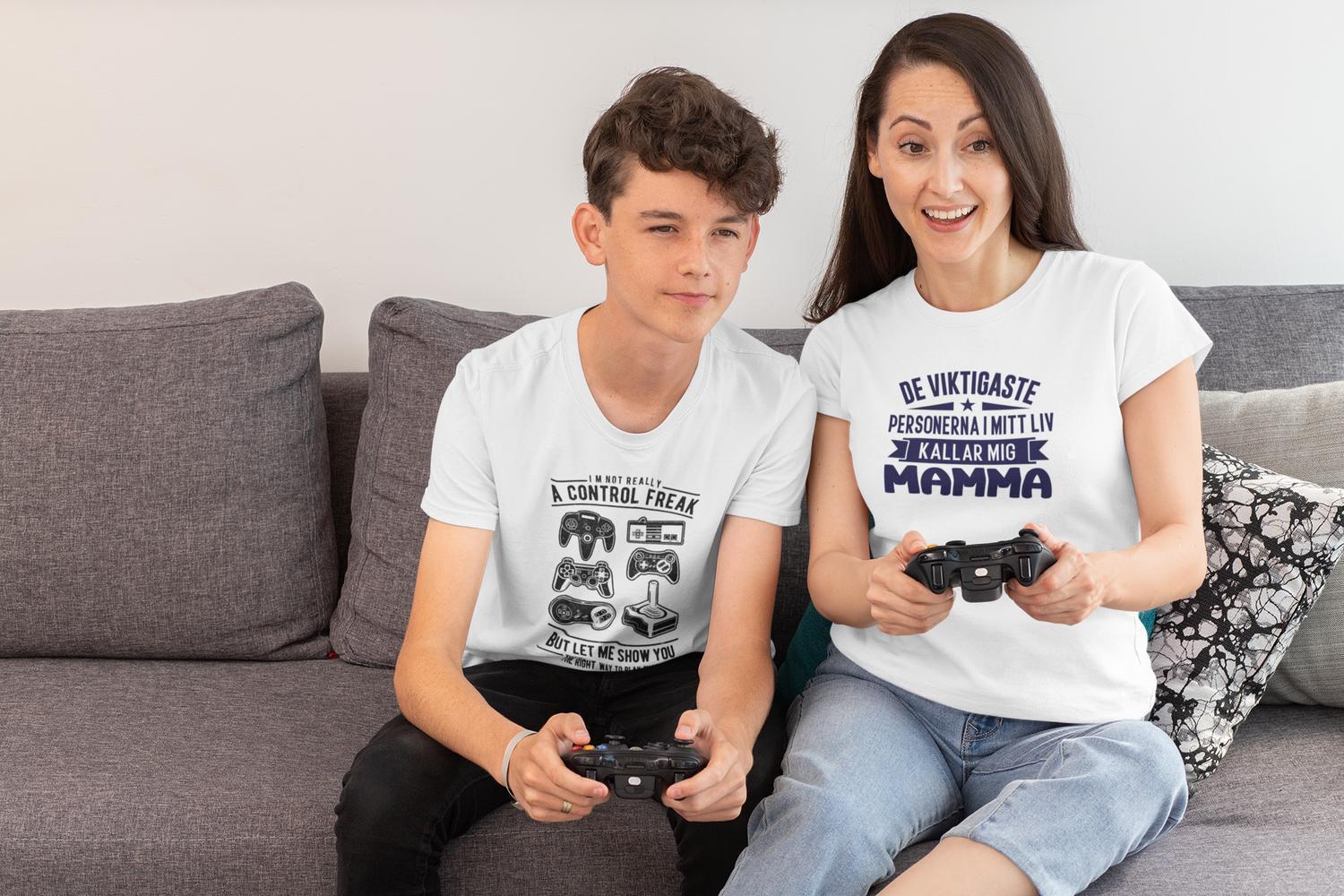Mamma T-shirt Viktigaste personerna i mitt liv kallar mig mamma - Highstreet.se