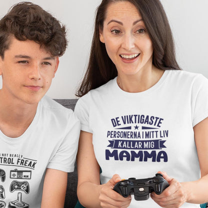 Mamma T-shirt Viktigaste personerna i mitt liv kallar mig mamma - Highstreet.se