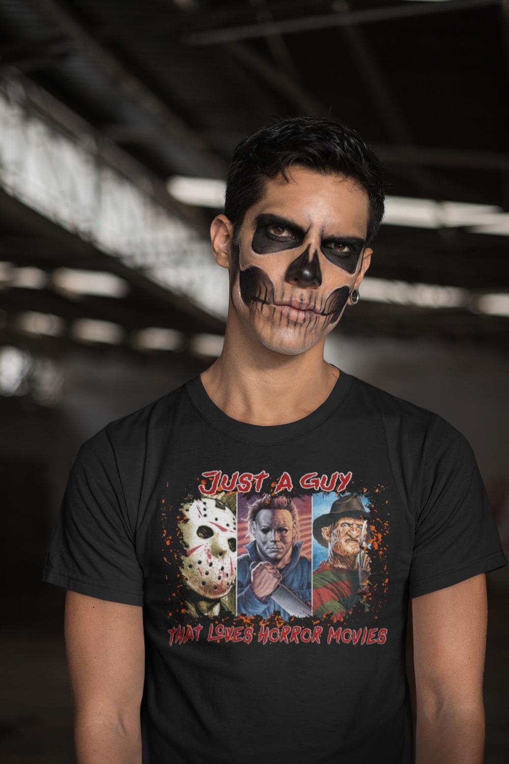 Svart T-shirt Just a guy who loves horror skräckfilm halloween - Highstreet.se