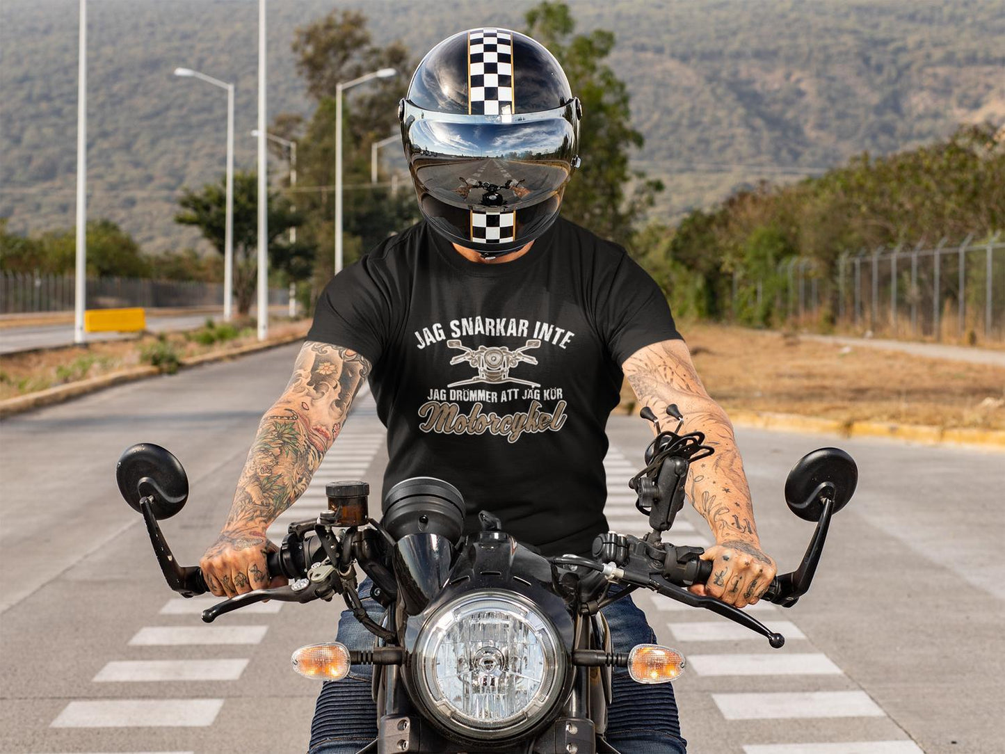 Svart t-shirt med Jag snarkar inte, kör motorcykel tryck