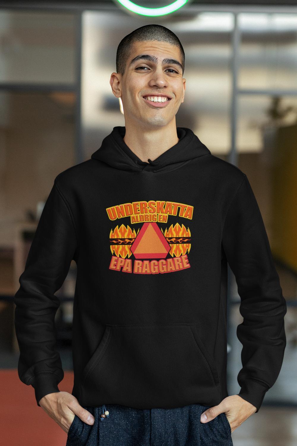 Underskatta aldrig en epa raggare Eld svart huvtröja hoodie - Highstreet.se