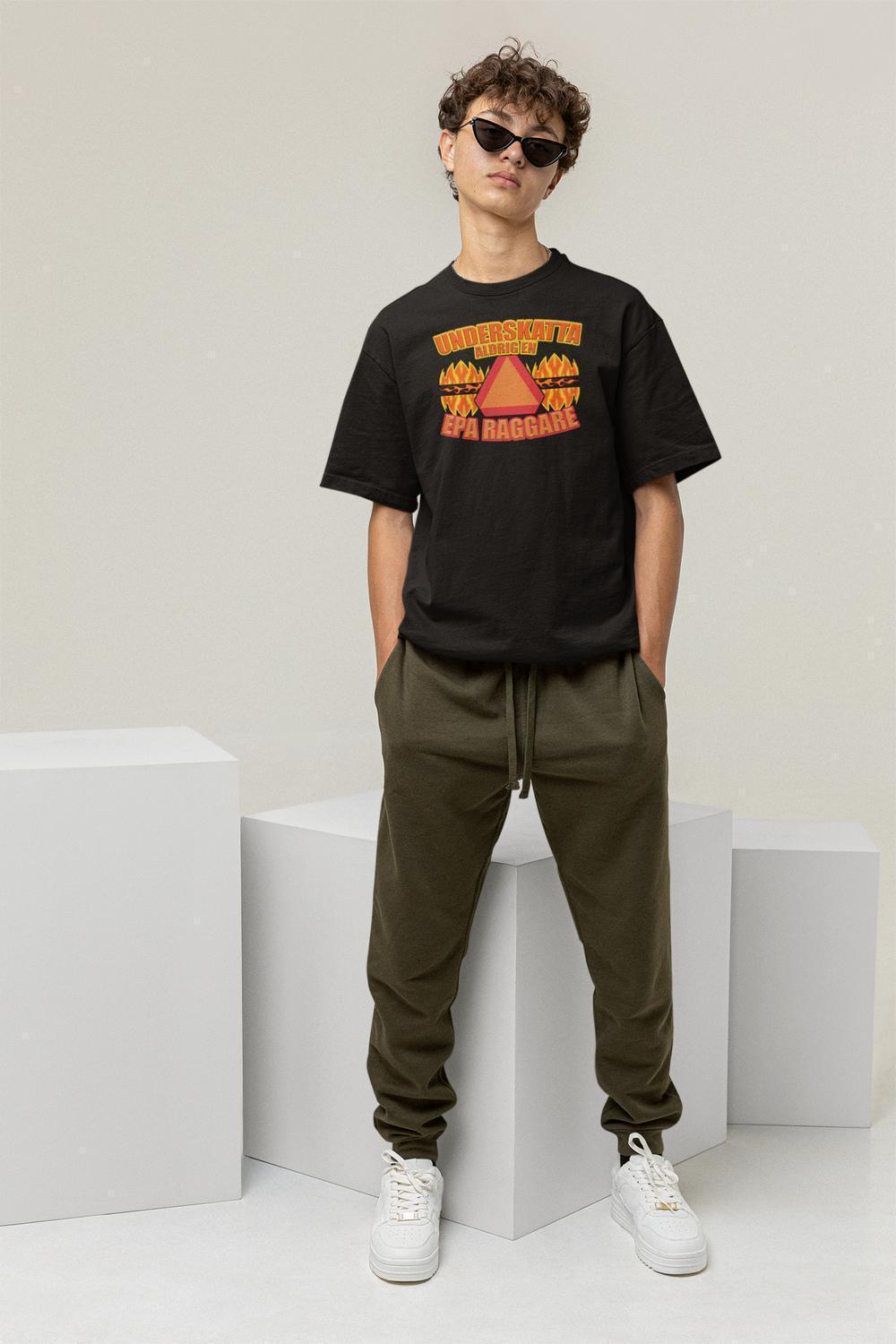 Underskatta aldrig en epa raggare svart t-shirt Eld design - Highstreet.se